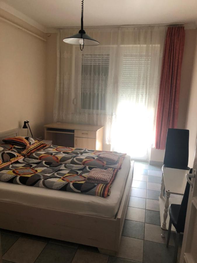 Tulipan Vendeghaz Apartment Hajduszoboszlo Bagian luar foto