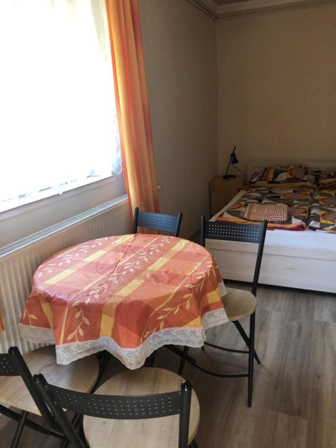 Tulipan Vendeghaz Apartment Hajduszoboszlo Bagian luar foto
