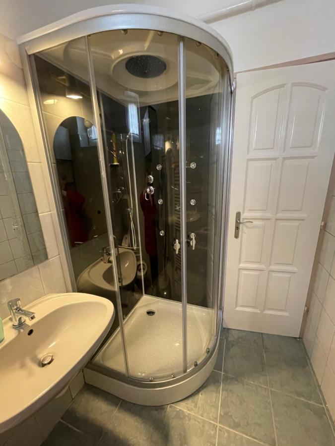 Tulipan Vendeghaz Apartment Hajduszoboszlo Bagian luar foto