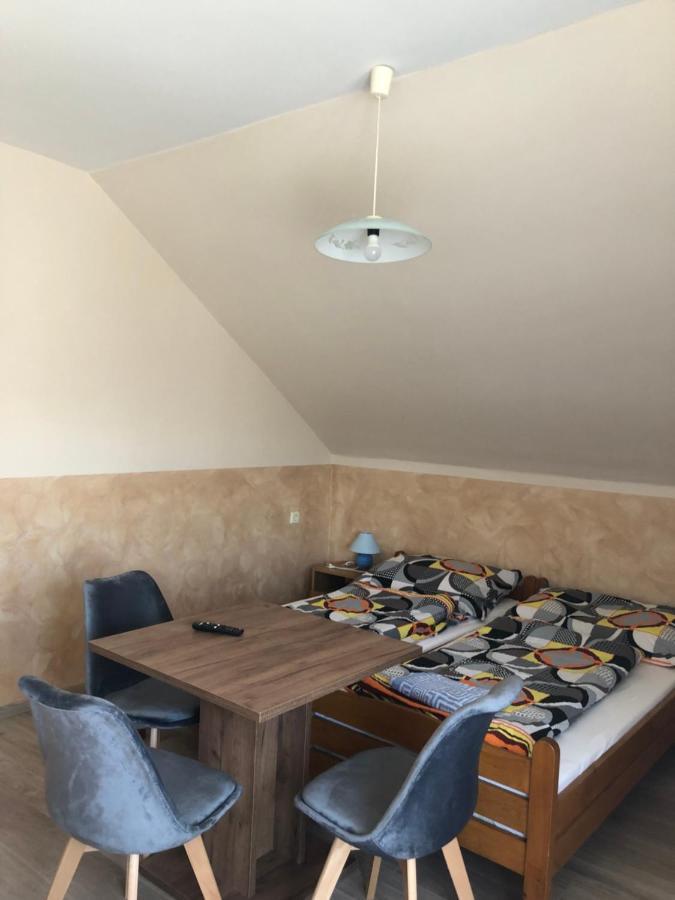 Tulipan Vendeghaz Apartment Hajduszoboszlo Bagian luar foto