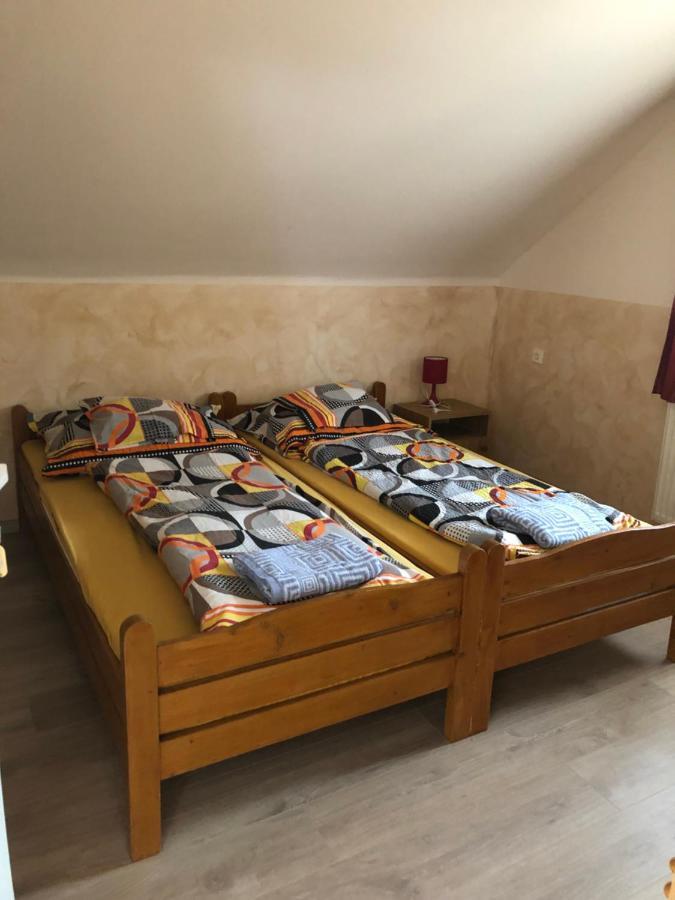 Tulipan Vendeghaz Apartment Hajduszoboszlo Bagian luar foto