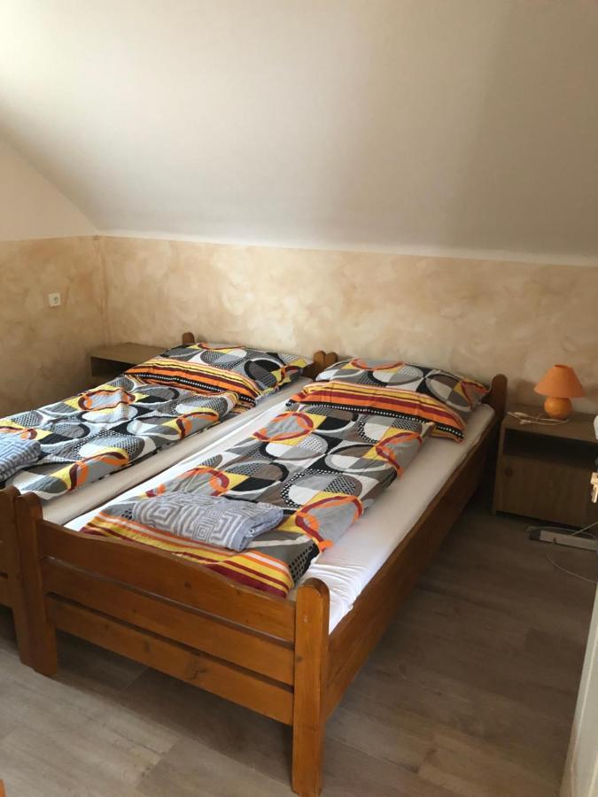 Tulipan Vendeghaz Apartment Hajduszoboszlo Bagian luar foto