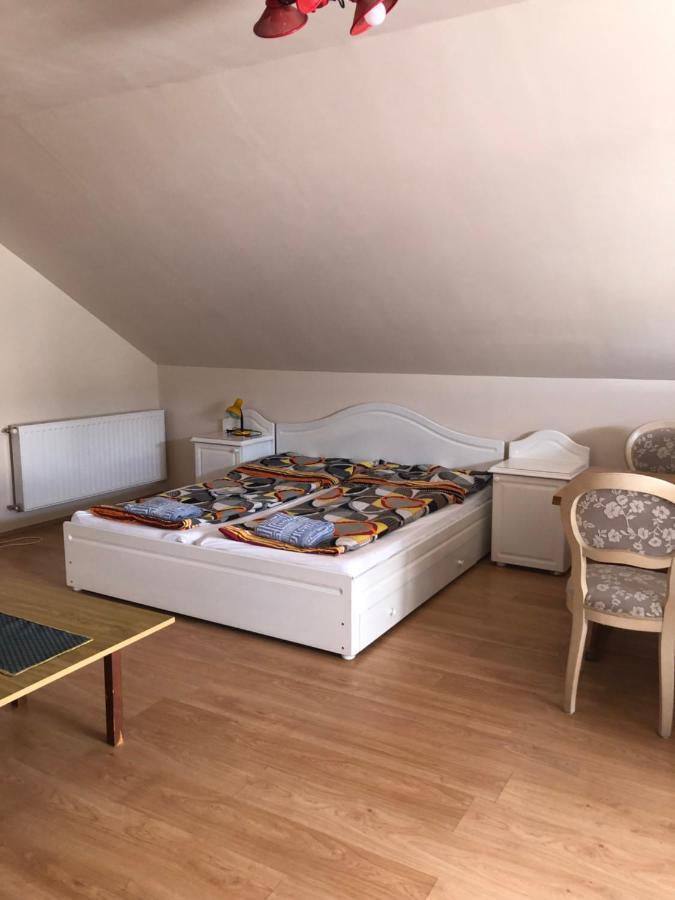 Tulipan Vendeghaz Apartment Hajduszoboszlo Bagian luar foto