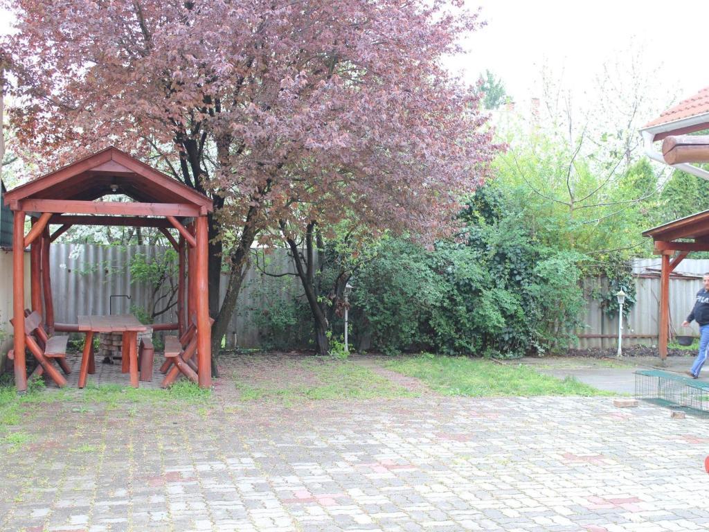 Tulipan Vendeghaz Apartment Hajduszoboszlo Bagian luar foto